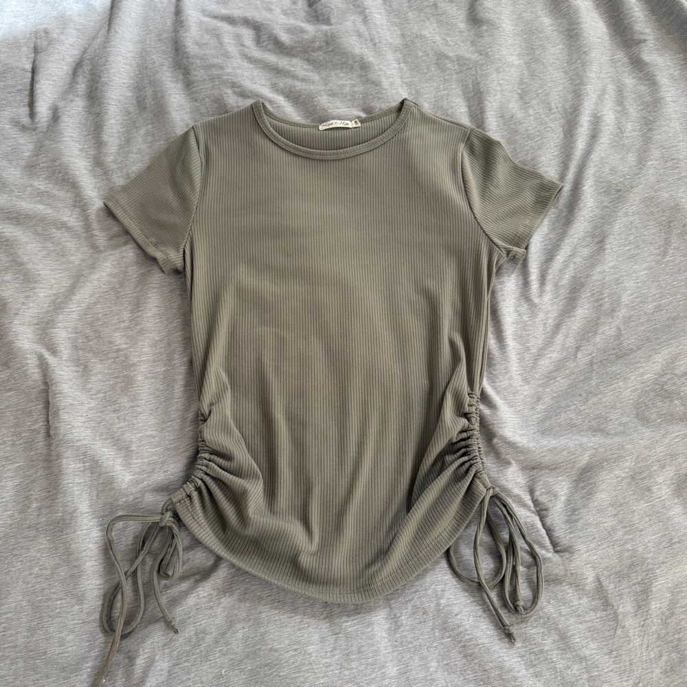 Heart & Hips ribbed ruched top - Picture 4 of 6